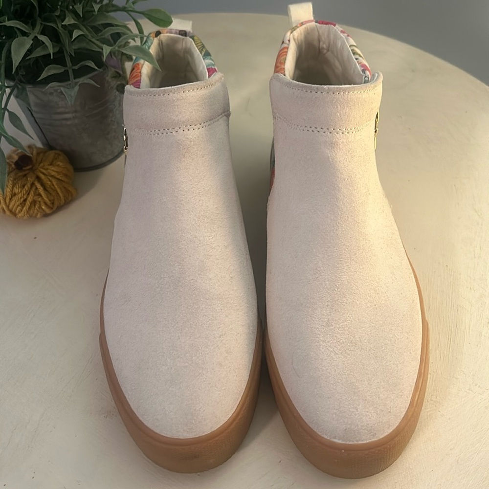 Size 8 ankle Ked Sneakers.